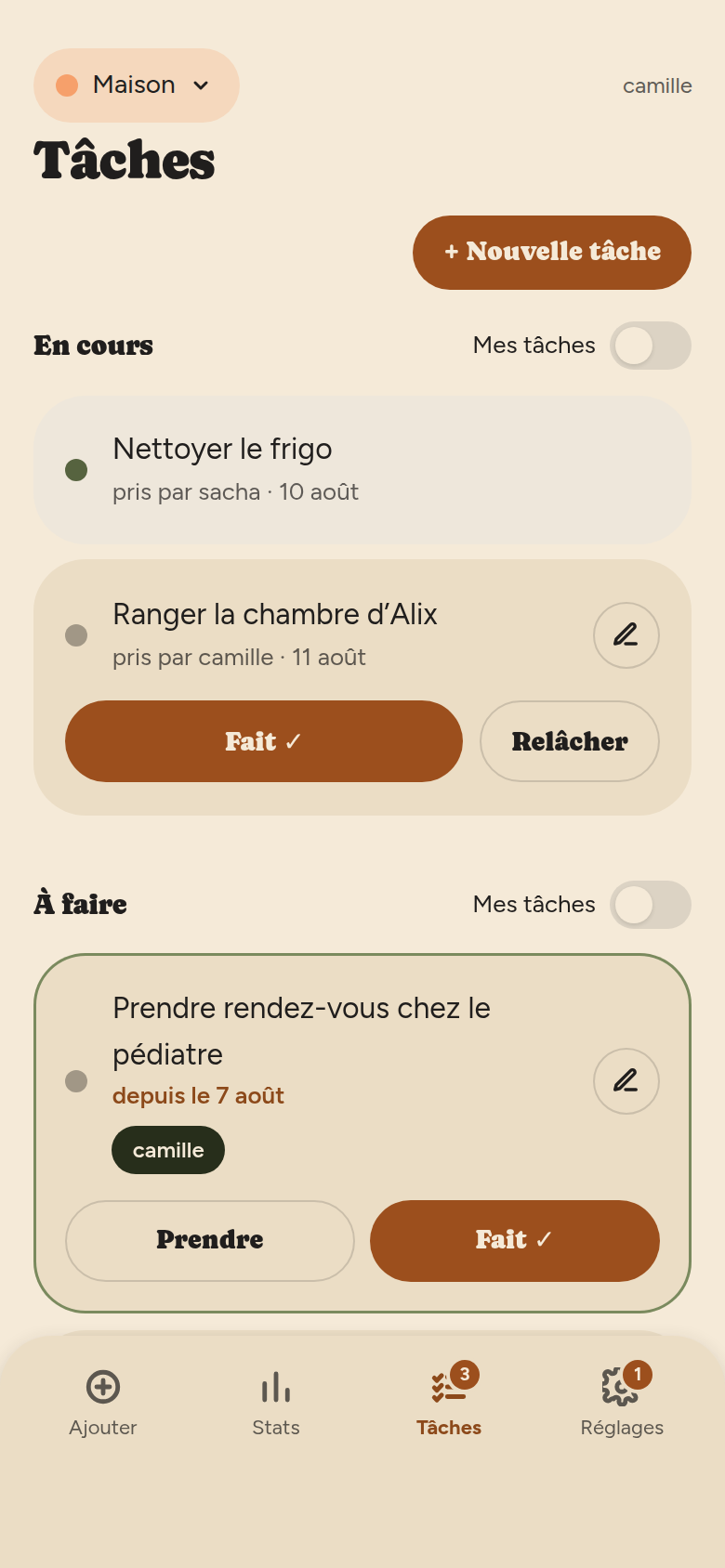 Écran Tâches : bloc « En cours » avec deux tâches prises, puis bloc « À faire », chaque bloc ayant un interrupteur « Mes tâches ».